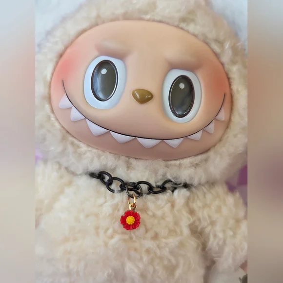 Black Chain Choker With Red Flower Charm *DOLLS NOT INCLUDED* - Picture 3 of 5